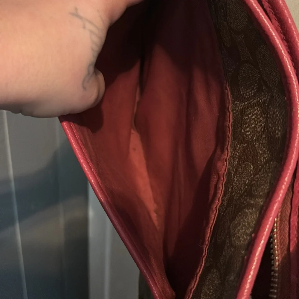 Coach purse - Picture 3 of 8
